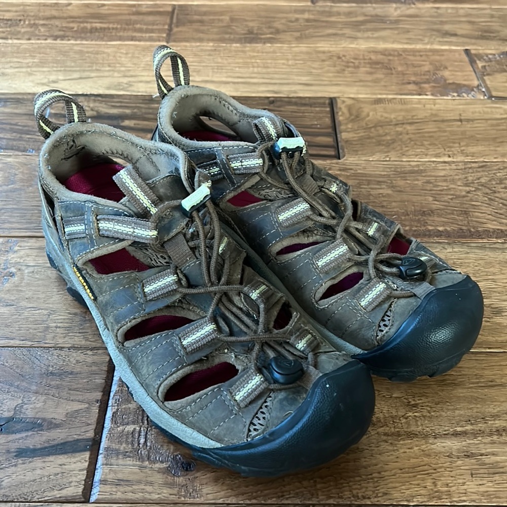 Keen Arroyo Hiking Sandals Brown Waterproof Leather Casual Outdoor Size 8.5